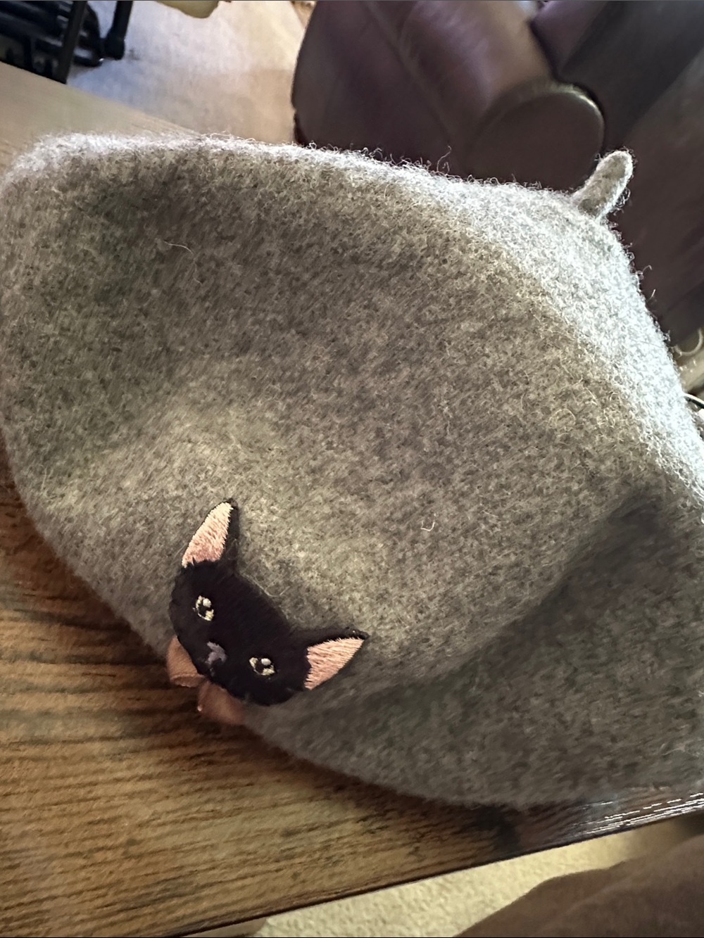 Miss Partina London Gray Wool Beret with Black Cat Patch New with tag - Picture 4 of 7